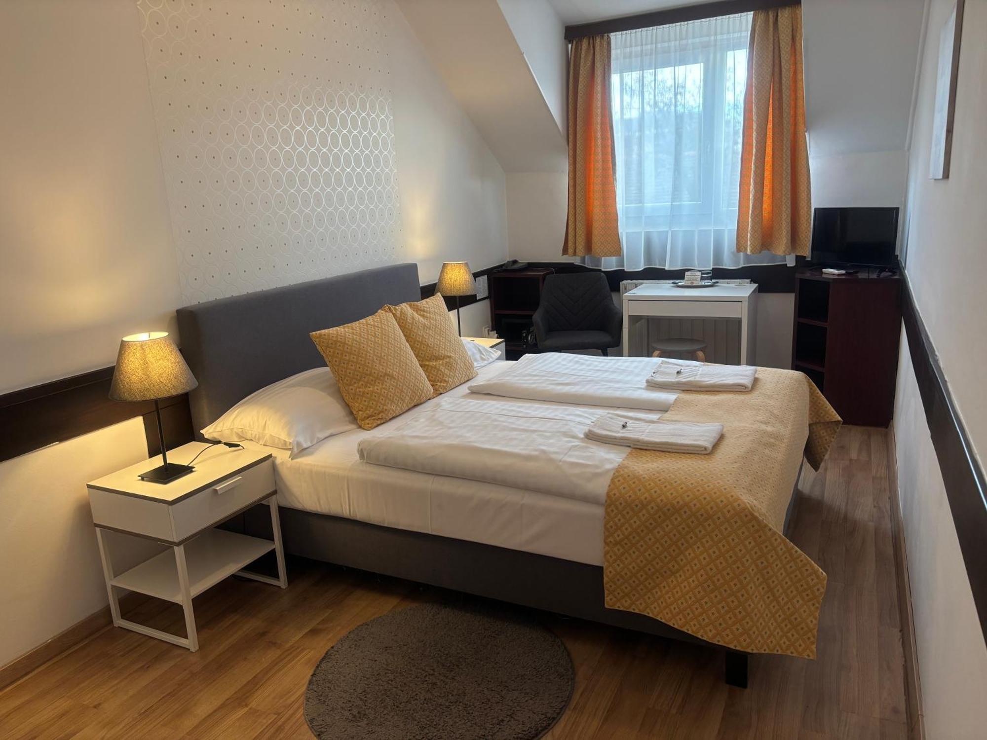 Hotel Gloria Budapest City Center Exterior photo
