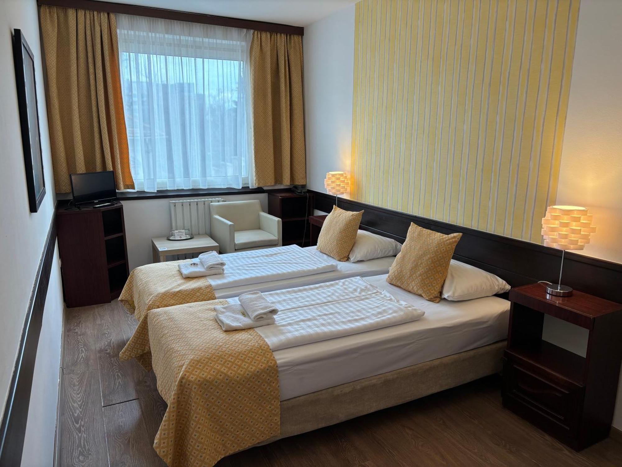 Hotel Gloria Budapest City Center Exterior photo